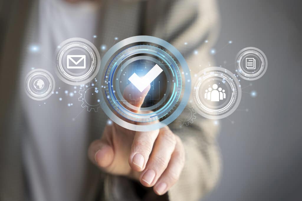 Concept de contrôle qualité et de certification professionnelle sur interface digitale